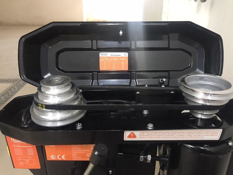 Свердлильний станок OREBRO TBO-250 250 Вт для майстерень